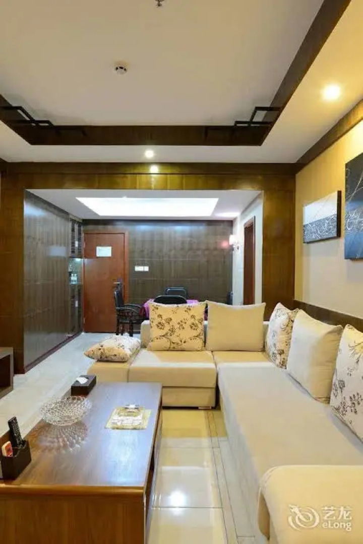 Shizong Diheng Hotel