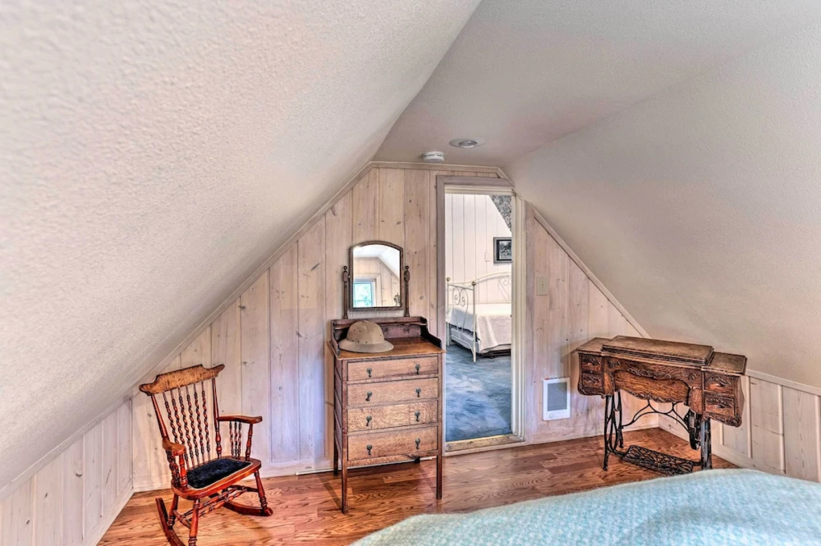 Charming Historic Retreat Near Poverty Bay!