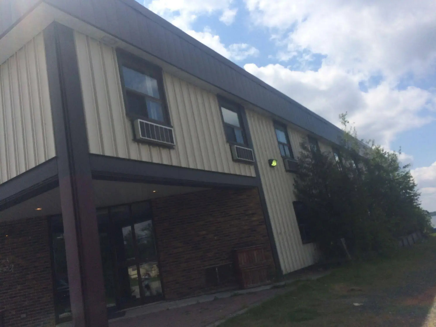 Pickle Lake Hotel