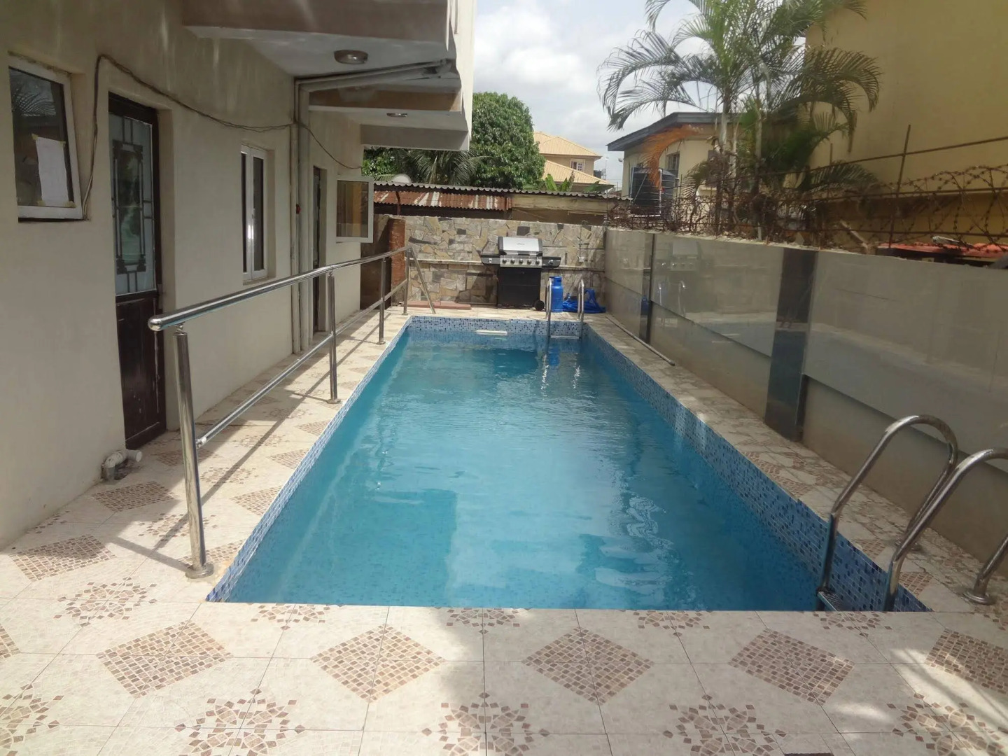 Kings Avenue Apartments