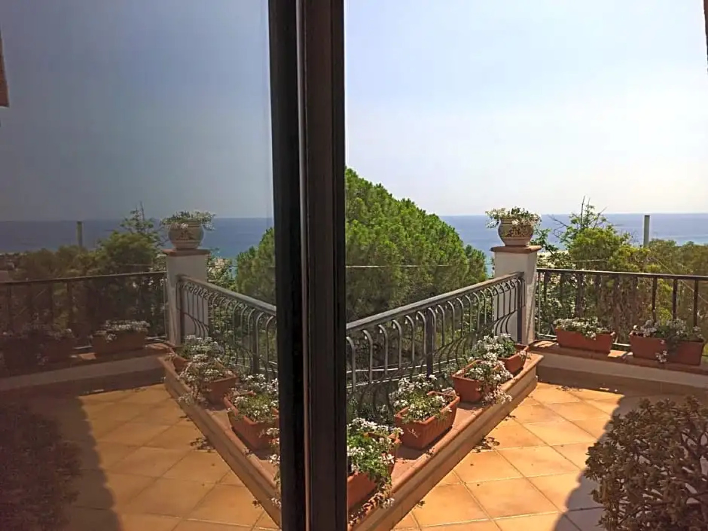 VelaLatina Residence B&B Soverato - Camera Maestrale & Camera Tramontana