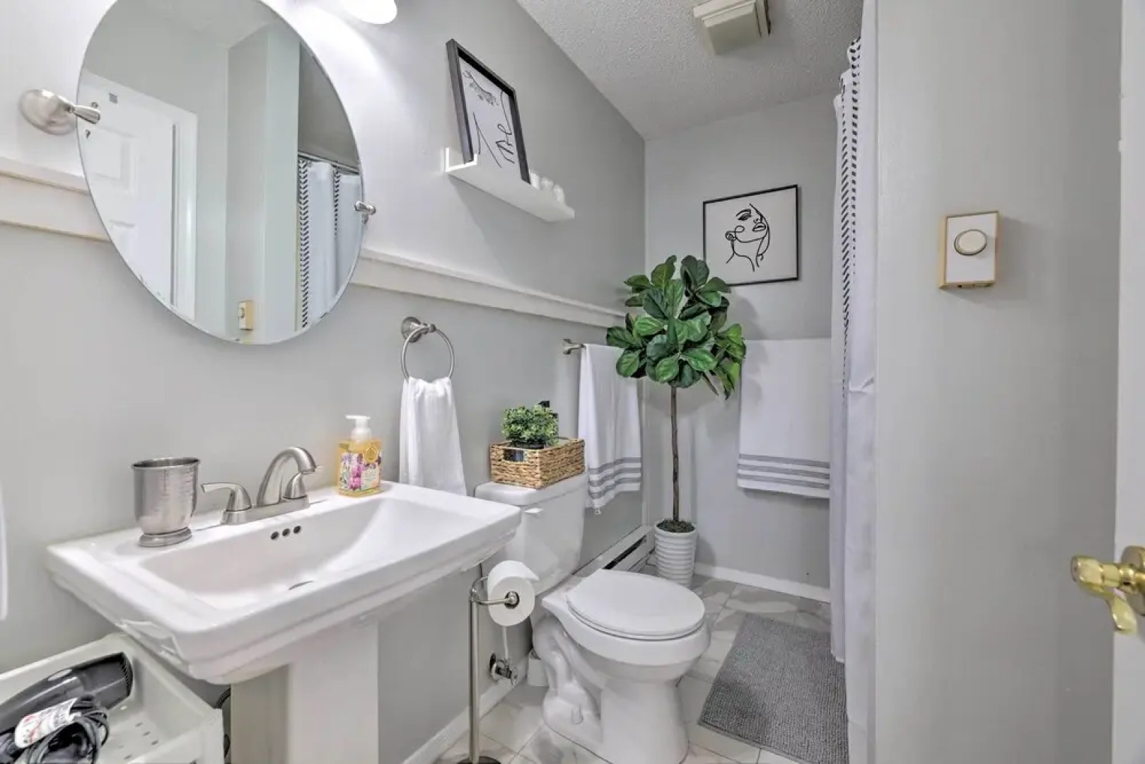 Tobyhanna Home w/ Hot Tub, Fire Pit, Deck + Grill!