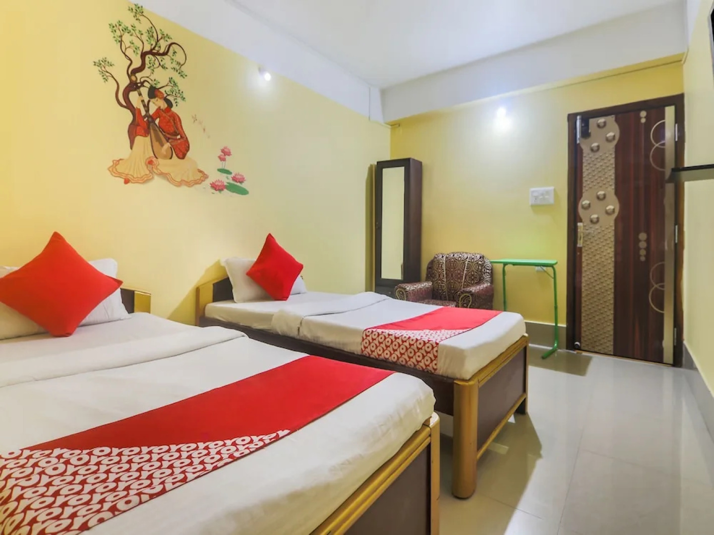 OYO 27073 Hotel Grand Silicon