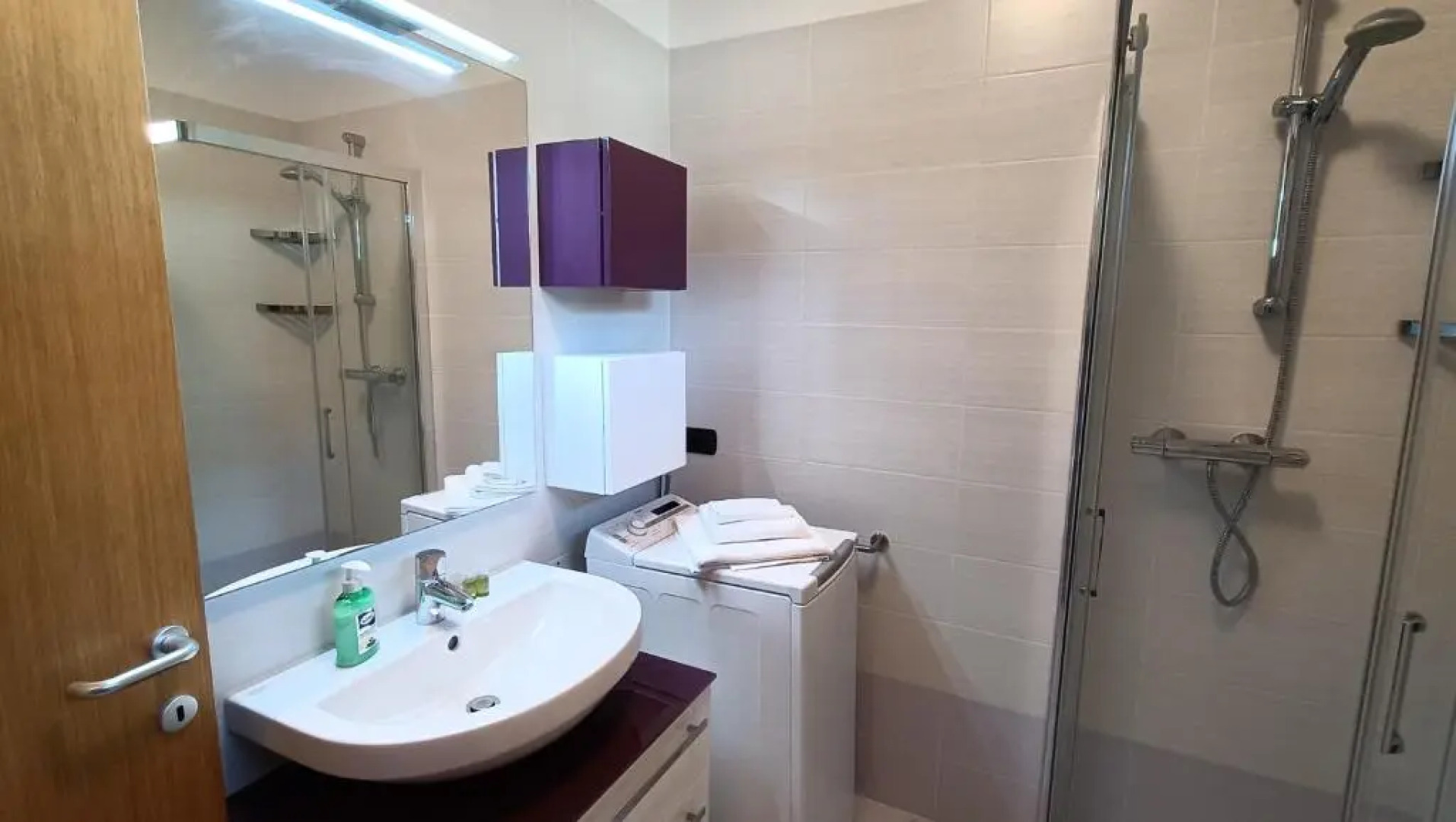 Apartment with swimming pool and lake view - Larihome A17