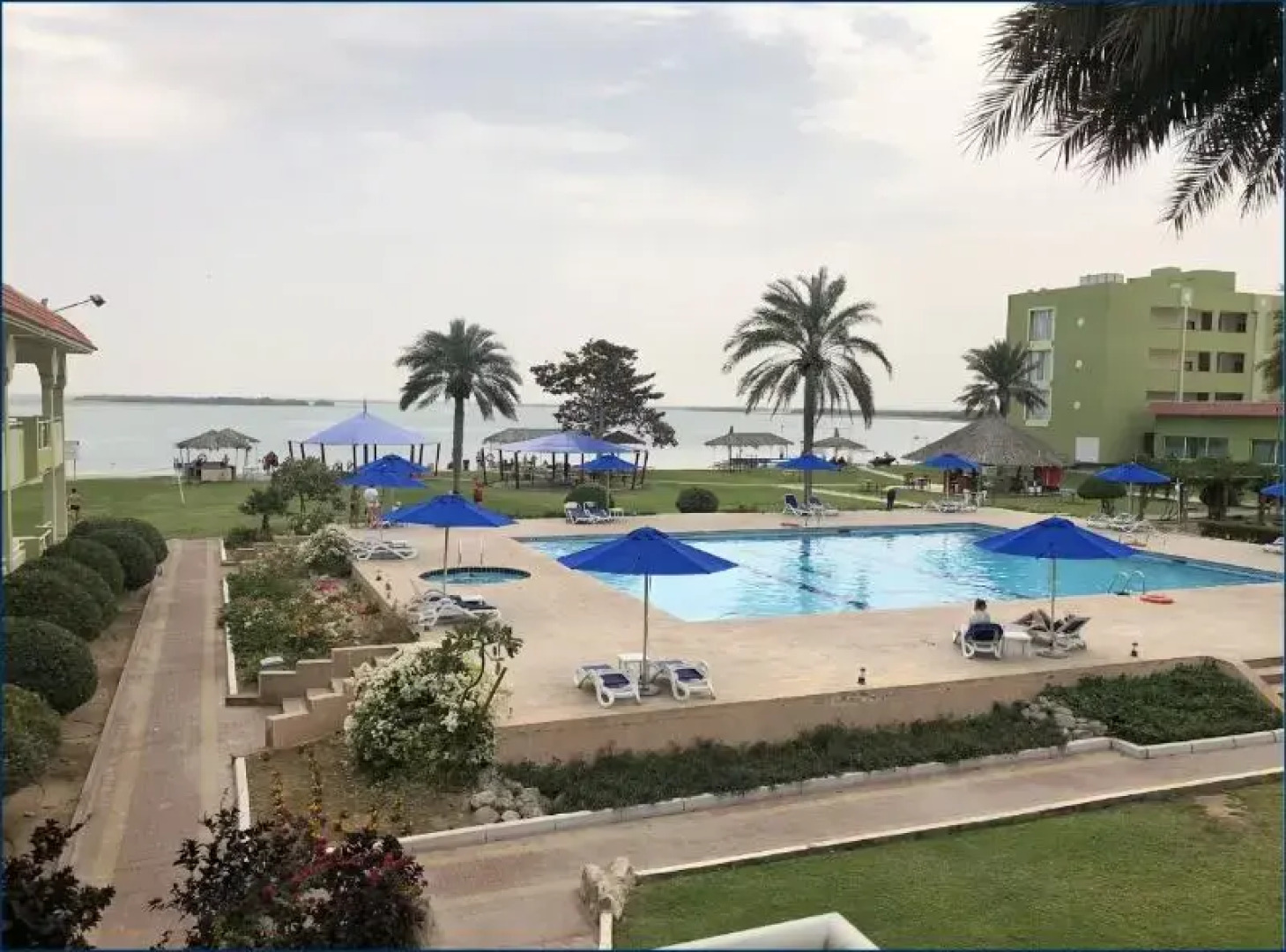 Flamingo Beach Hotel