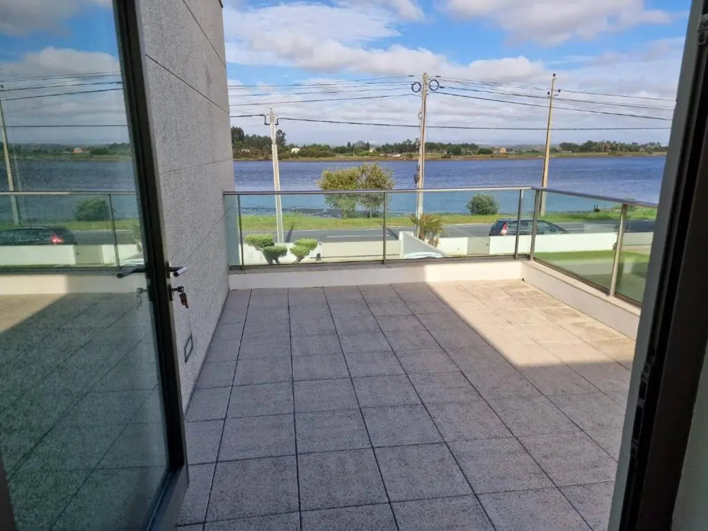 Family house with pool and beautiful river view