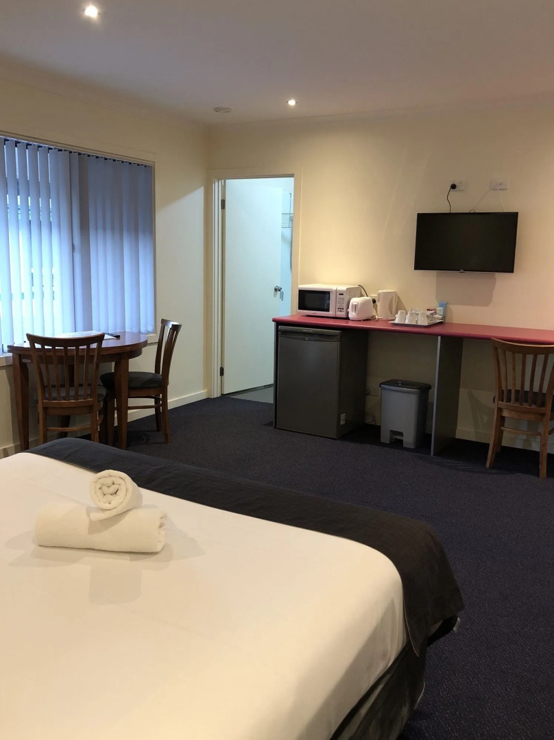 Lakeside Motel Waterfront