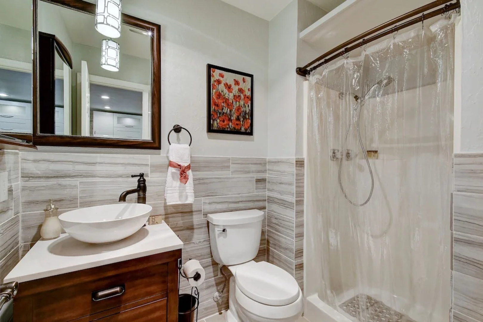 6107 Hudson Bend Rd Home