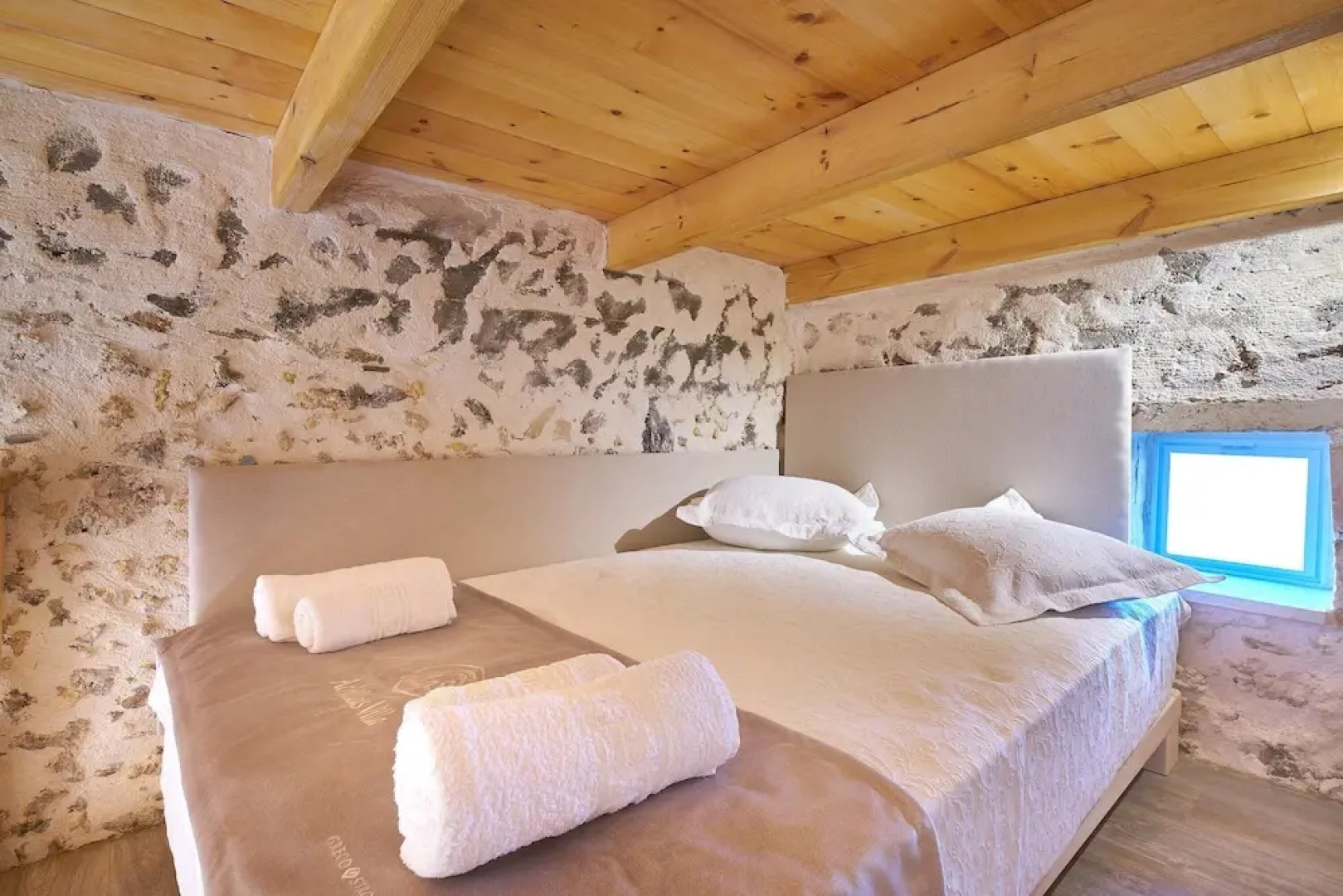 Achilleas Apartments