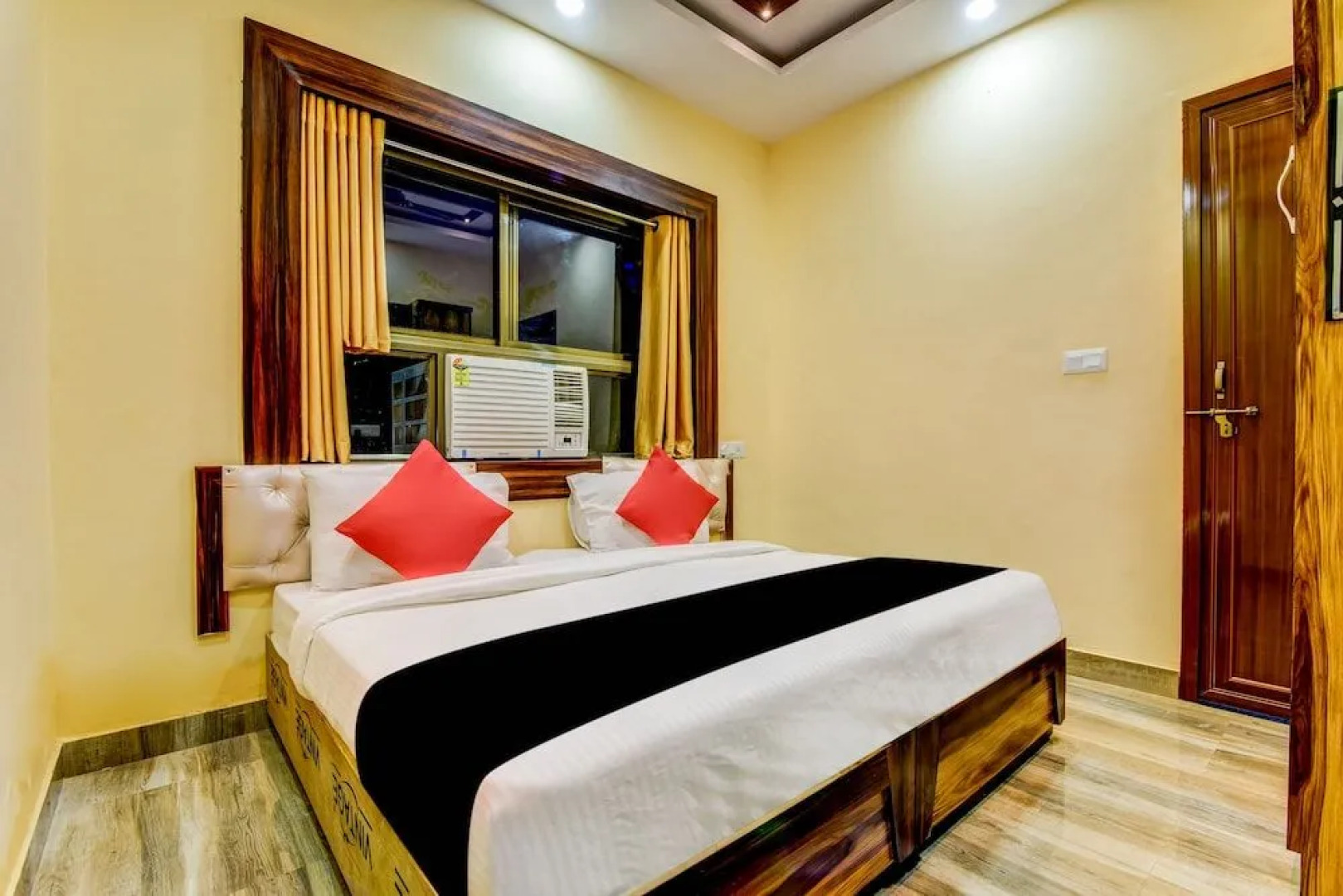 OYO 44294 Hotel Siddahanth International