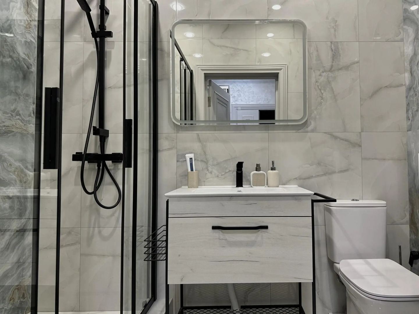 Aura на улице Весенняя 21Ж