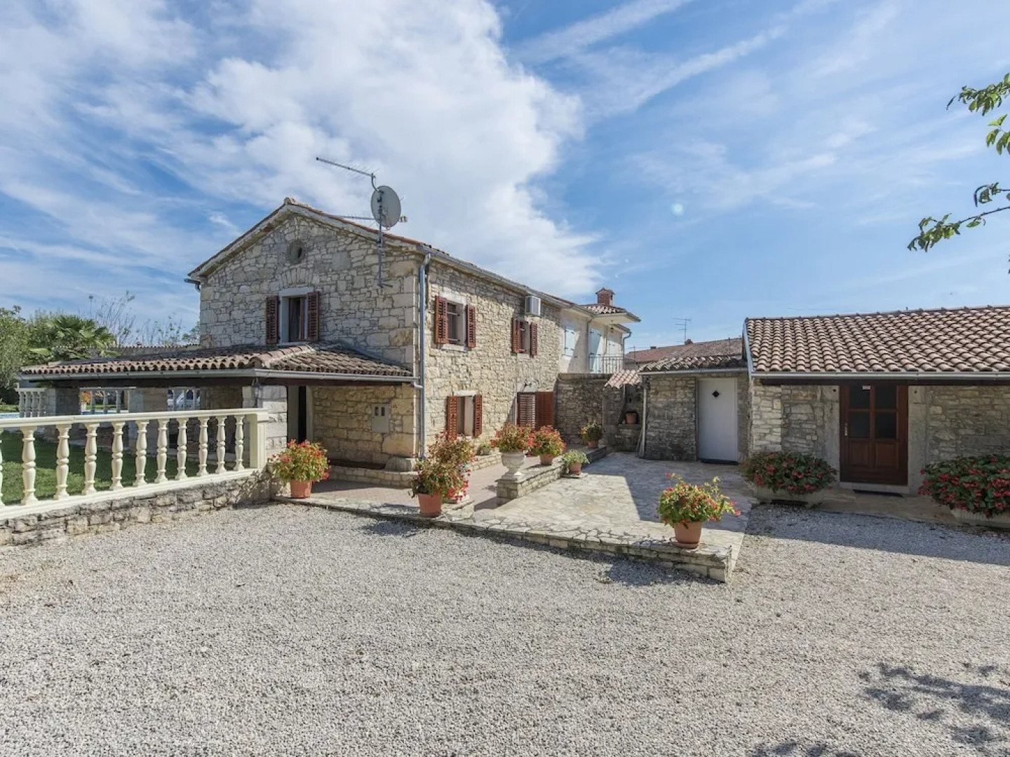 Stone Holiday House With a Spacious Yard and Private Pool