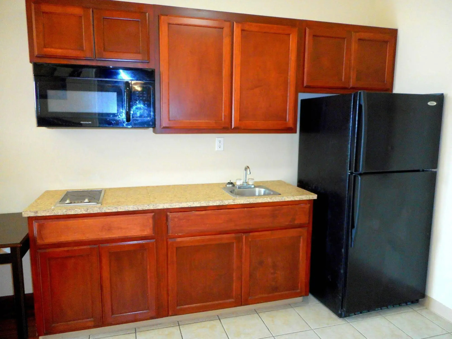 Crossroads Inn & Suites