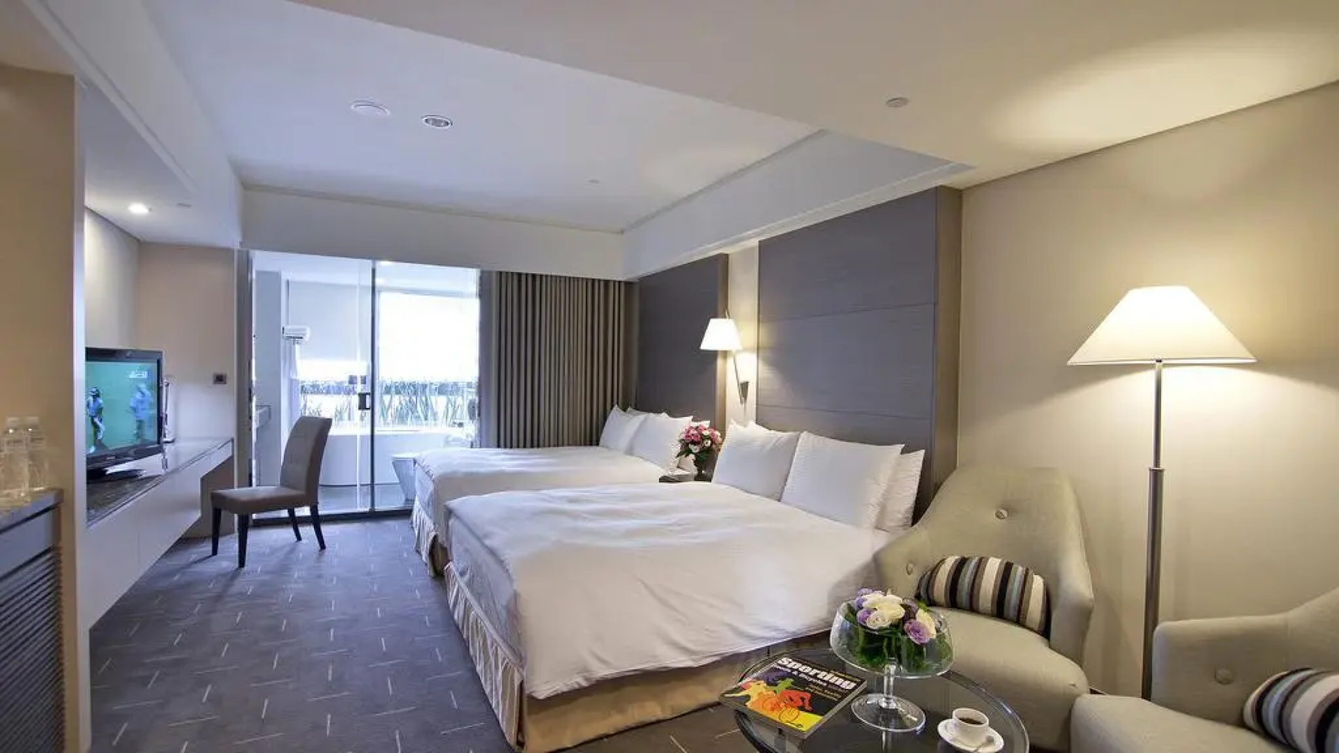 CHECK inn Select Taichung Dadun