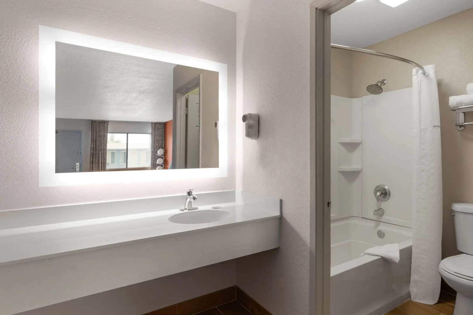 Howard Johnson by Wyndham Modesto Ceres