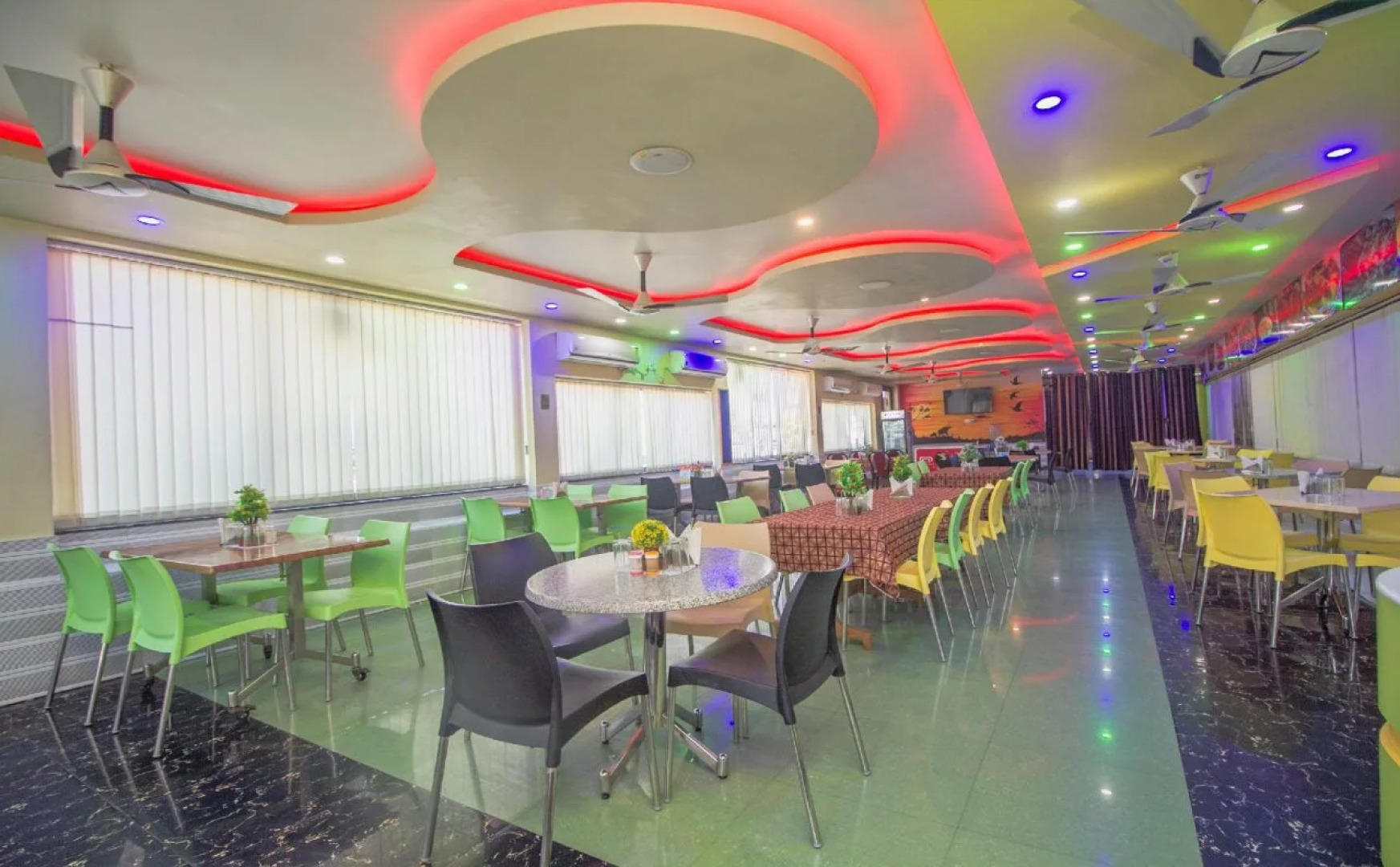 Hotel Mmg Lodge by OYO Rooms