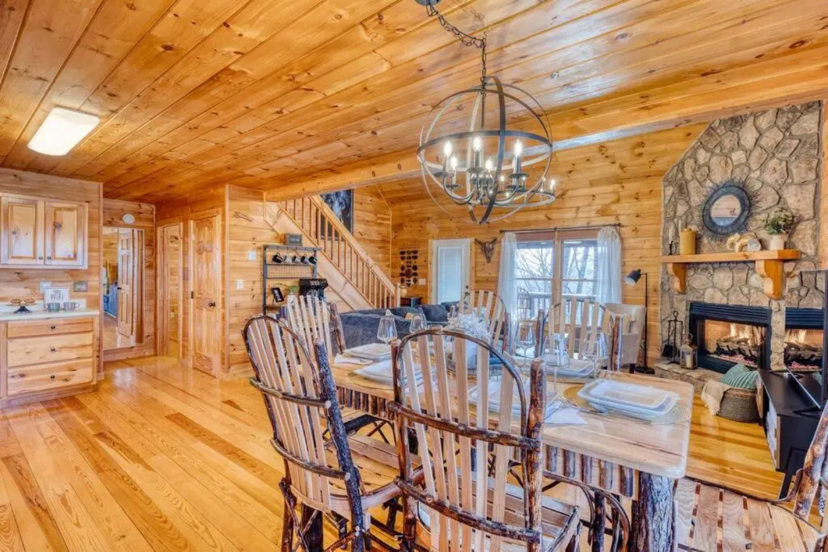 MTN Cabin Sleeps 10 - 5 Mins To Fishing & Camping