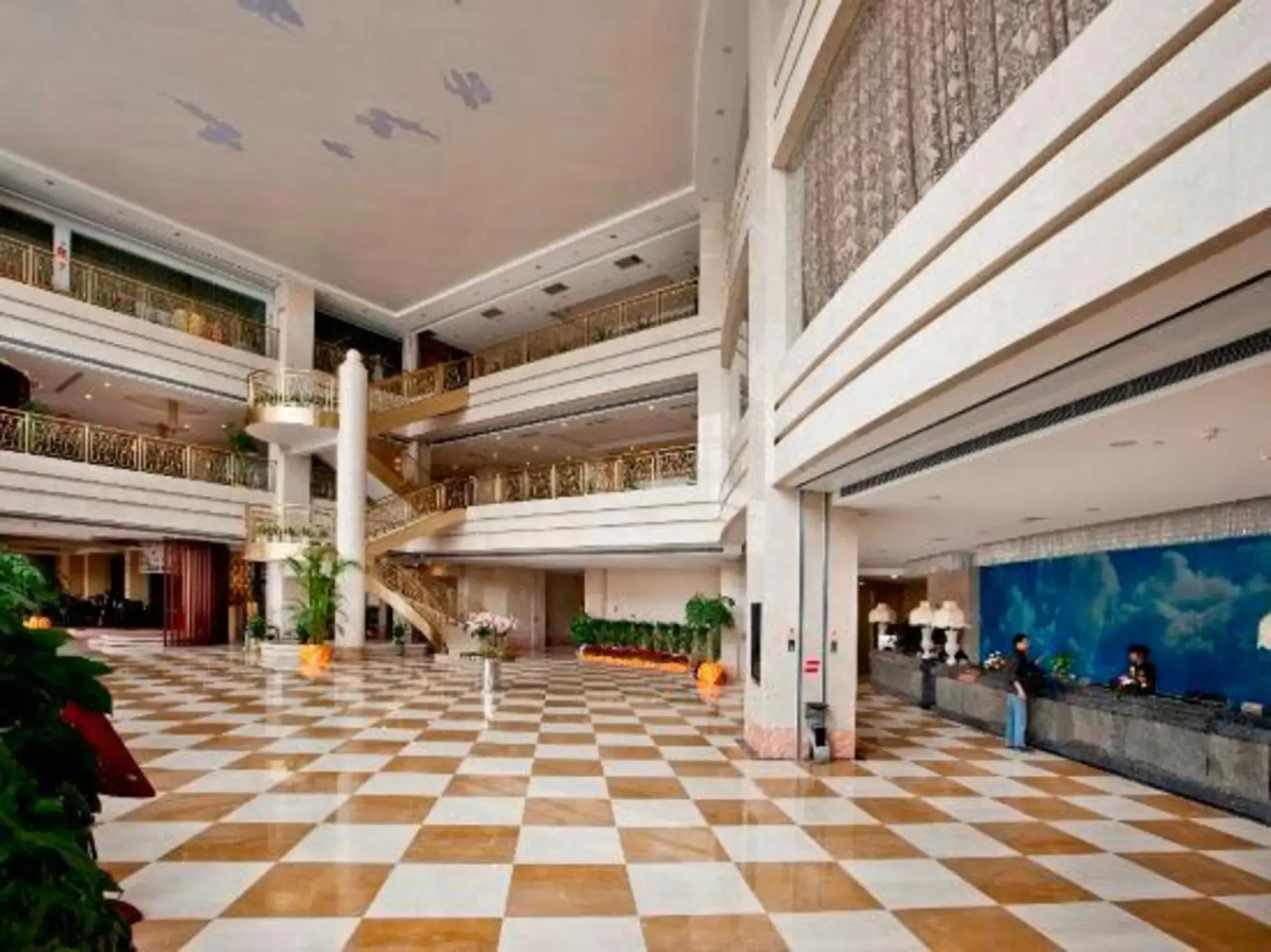 Long You West Lake Hillview International Hotel