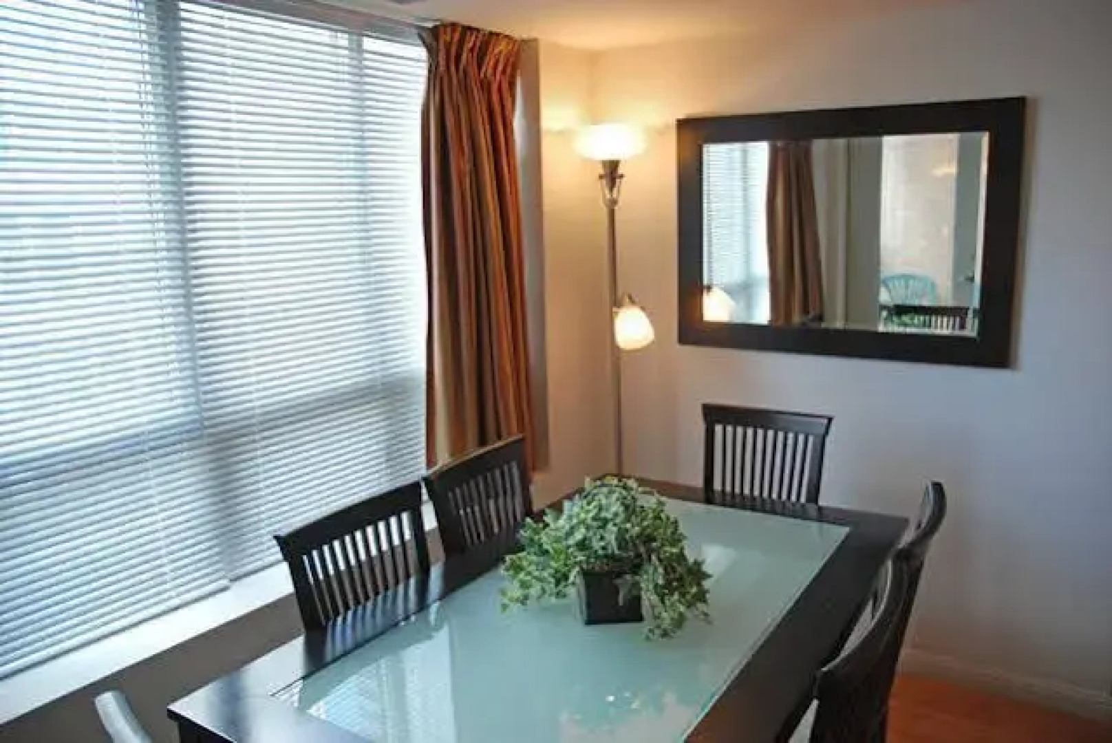 Toronto Luxury Accommodations - University Plaza