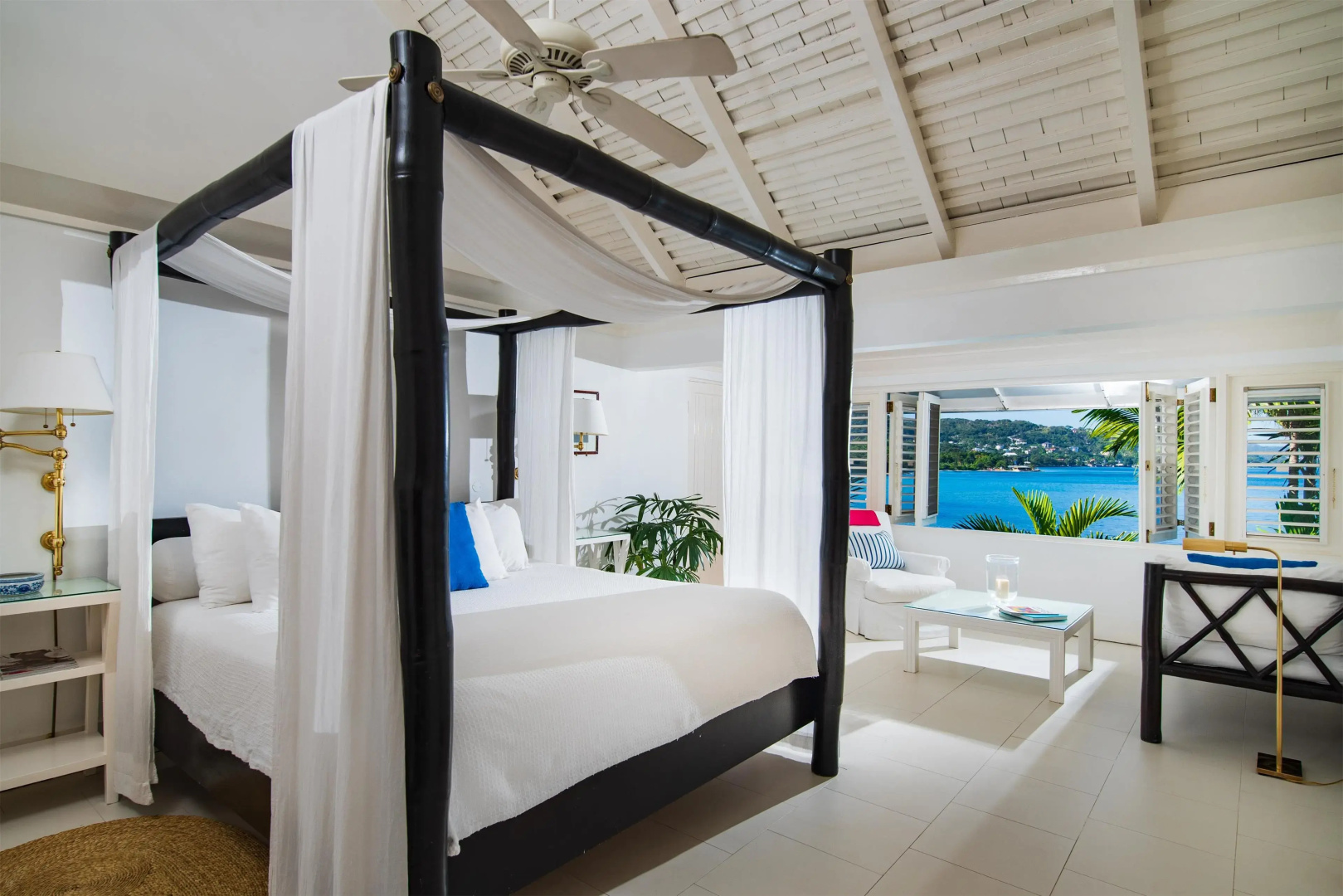 Round Hill Hotel And Villas