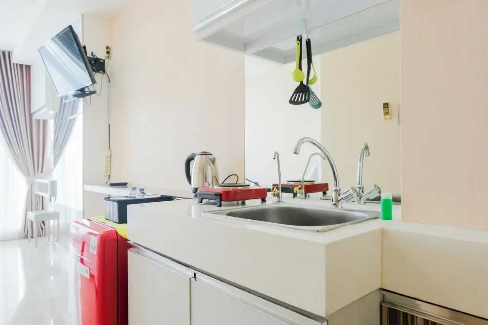 Minimalist Studio Tree Park Apartment near ICE BSD