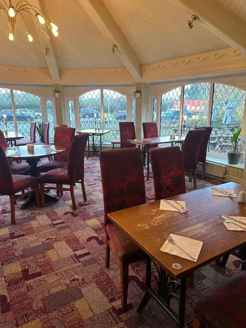 Premier Roomz Two Mills