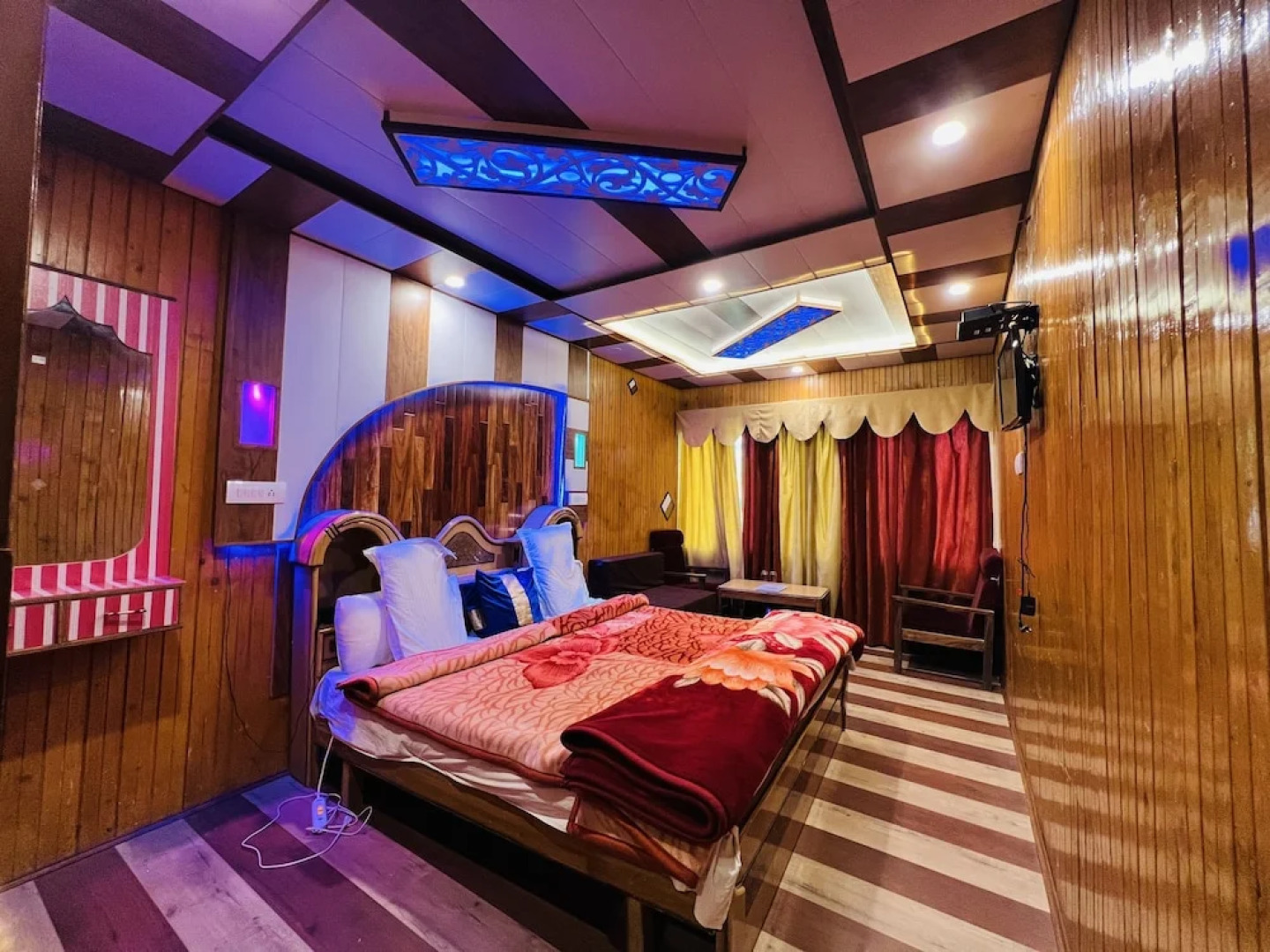 Hotel Glacier Heights