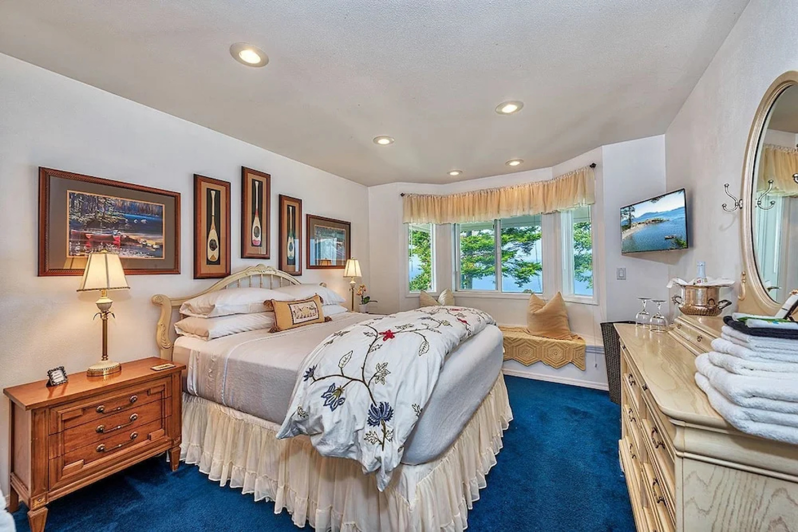 Sea Mist Waterfront Inn