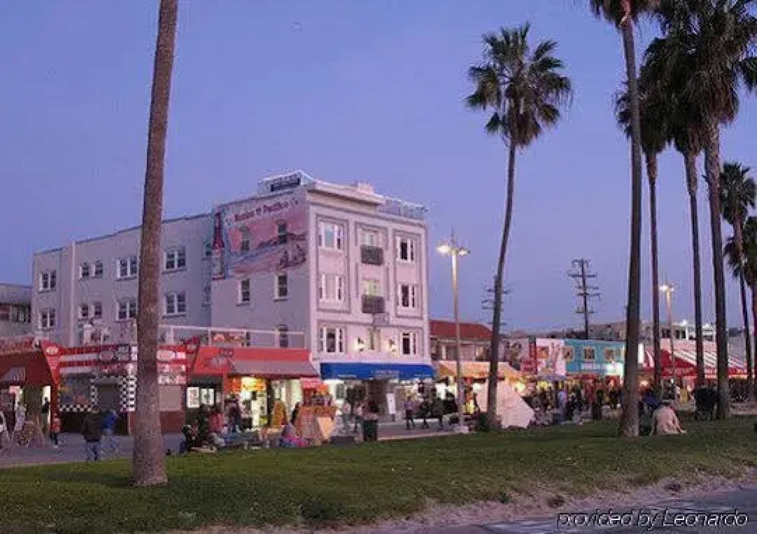 Venice Beach Suites & Hotel