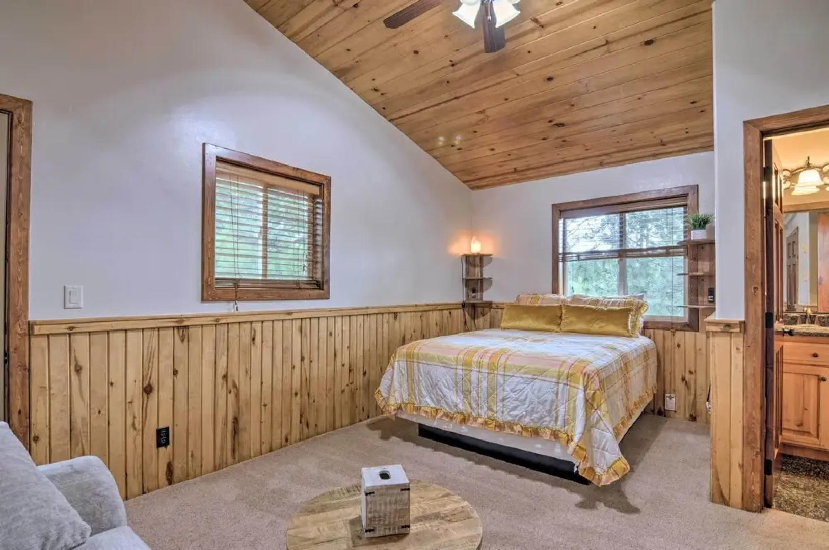 Idyllic Alton Escape ~ 37 Mi to Bryce Canyon!