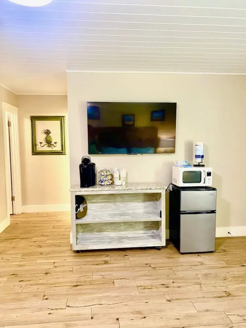 Coast Oaks Cottage 4 1 Bedroom Cottage by RedAwning