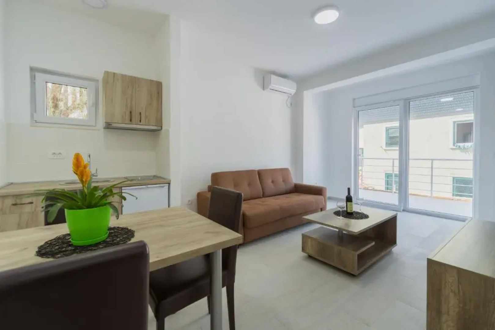 GREJM Lux Family Apartments