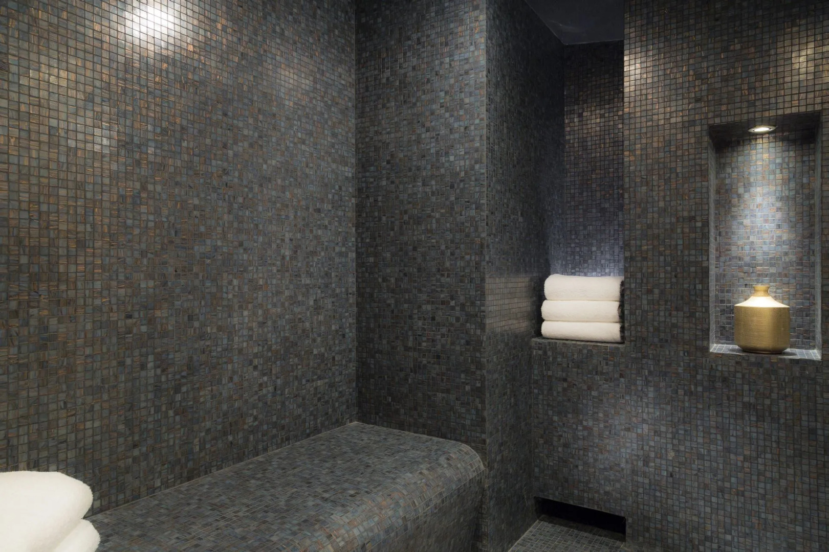 La Clef Tour Eiffel Paris by The Crest Collection