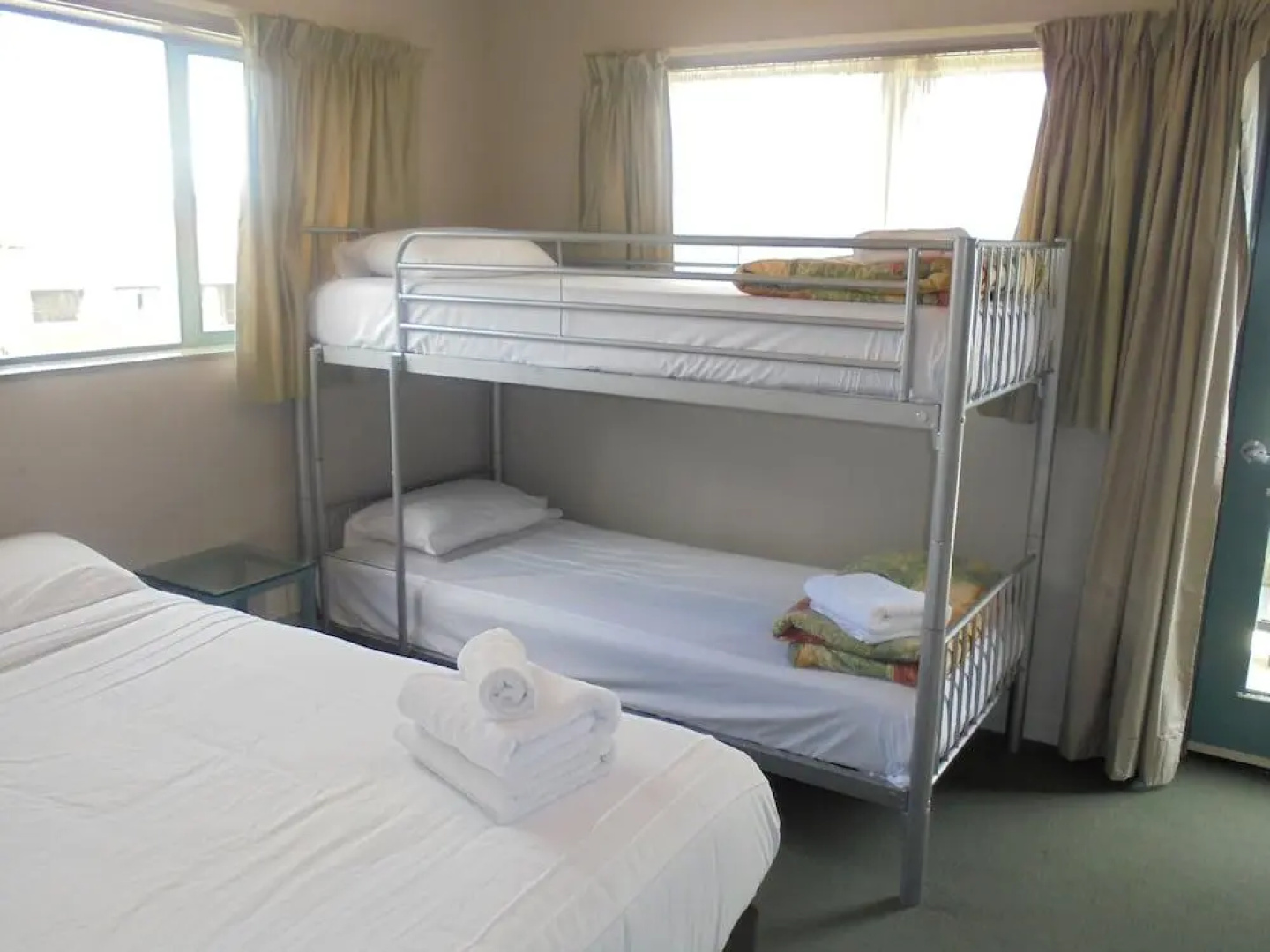 Utopian Motel Taupo - Hostel