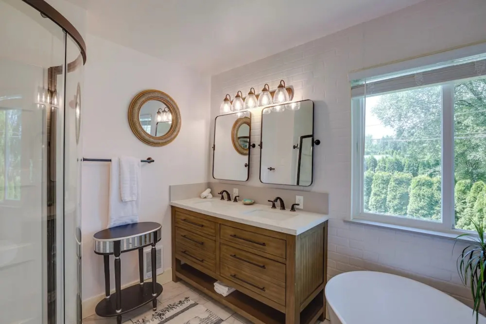 Farmhouse w/ Private Hot Tub < 1 Mile to Birch Bay