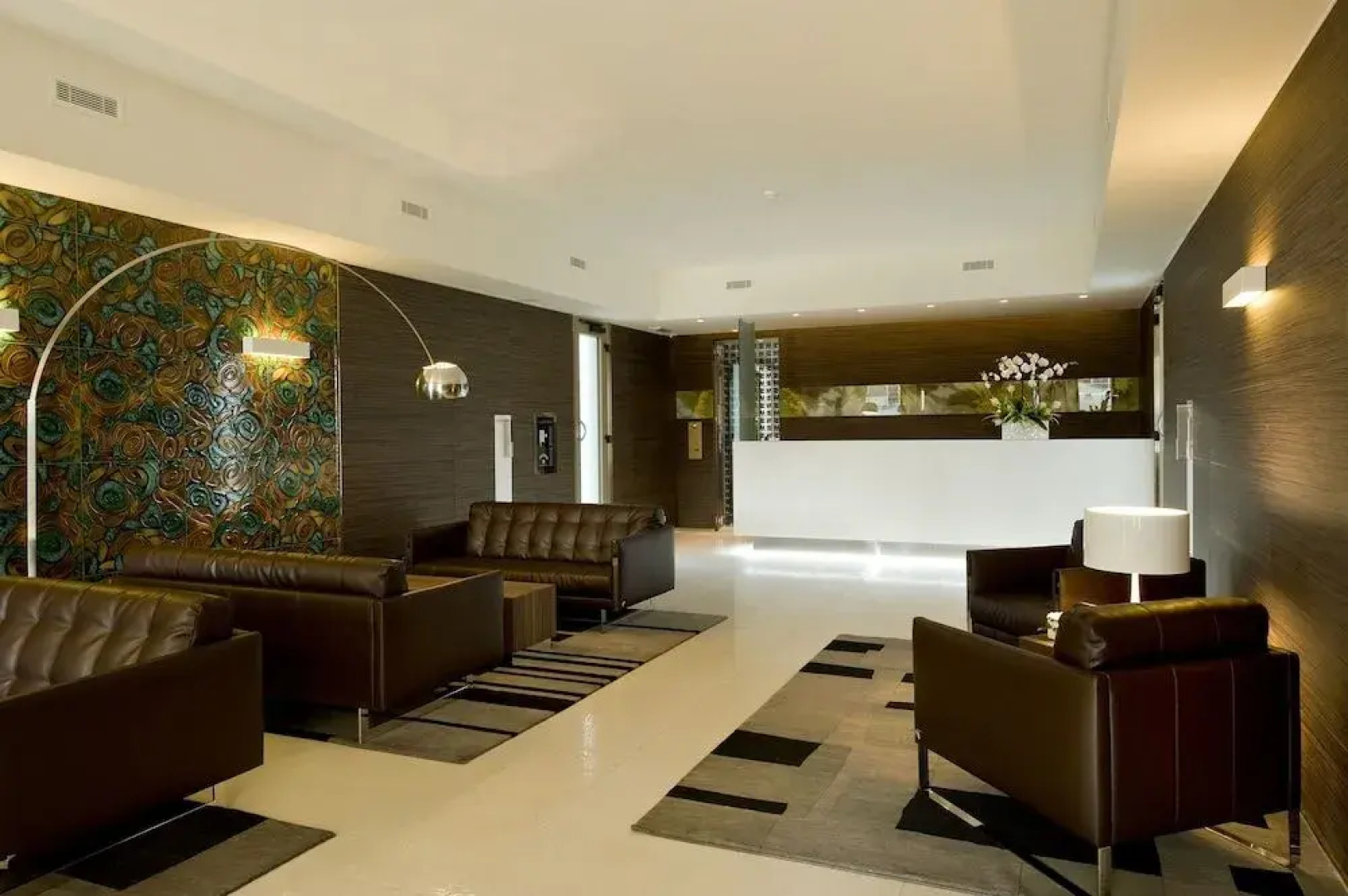 Viola Mhotel