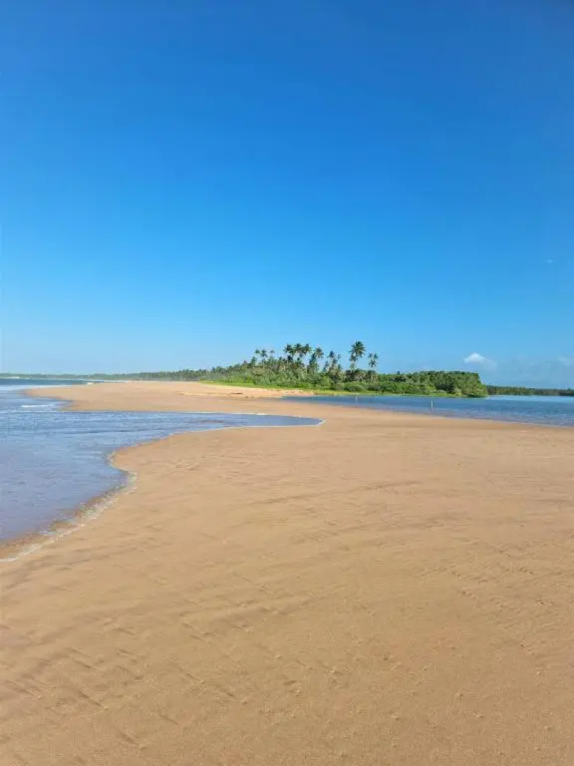 Arhimser Villa-superb 4 bedrooms beachfront bb for 8 plus 2 extra beds in Ranna, Tangalle, airport shuttle, BBQ, meals, fully serviced
