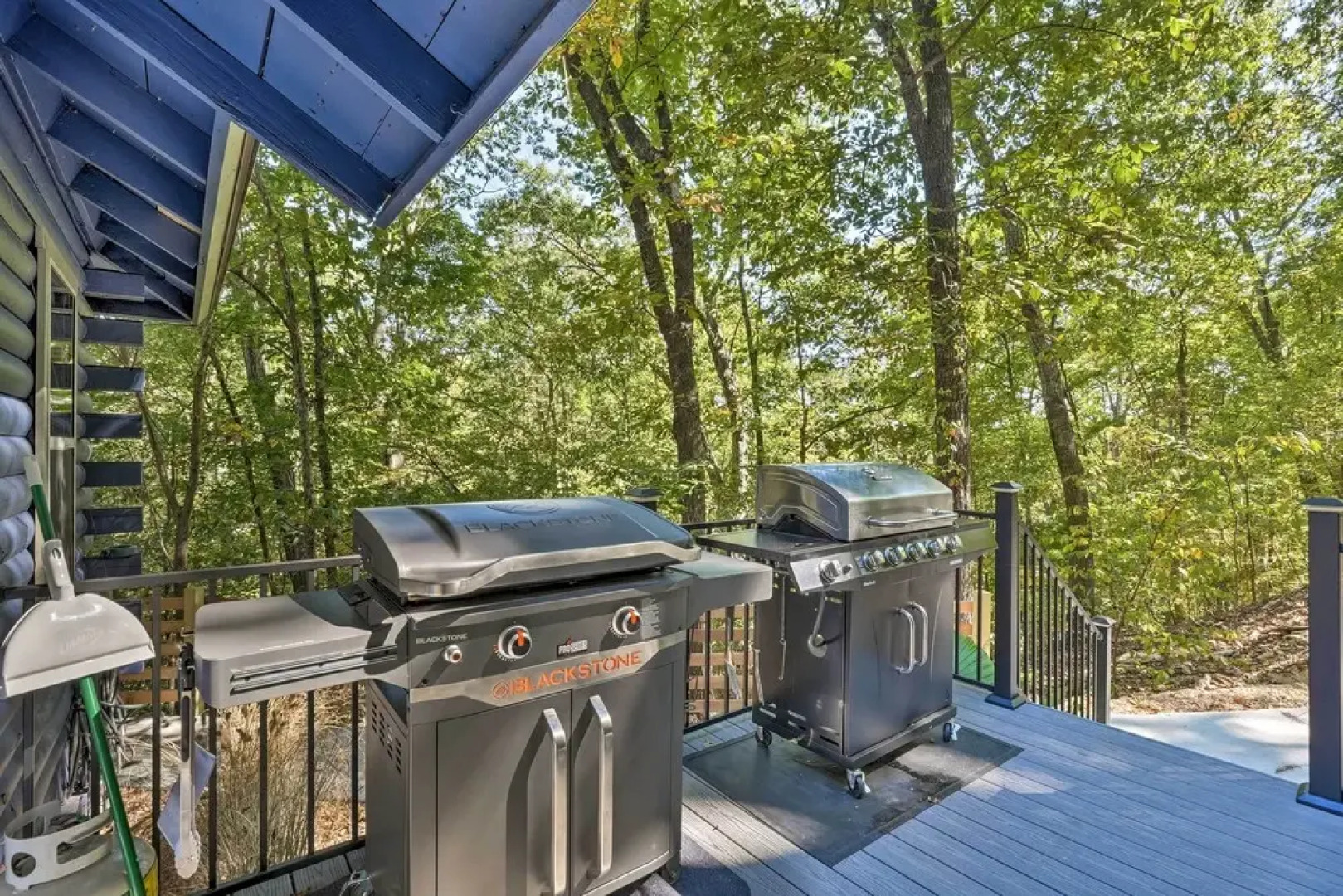 Secluded Table Rock Lake/branson Cabin w/ Hot Tub!