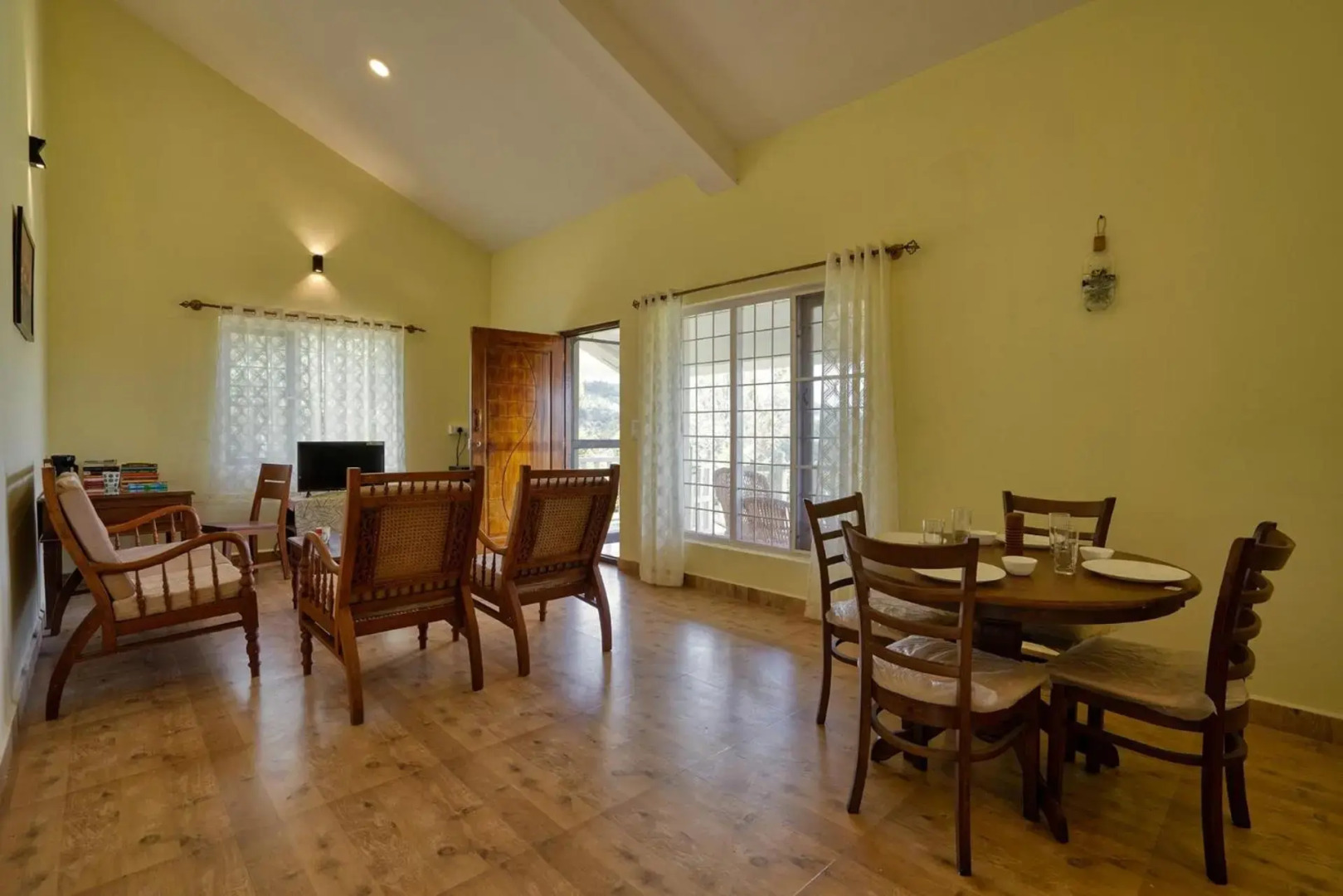 StayVista at Casa Pinnacle