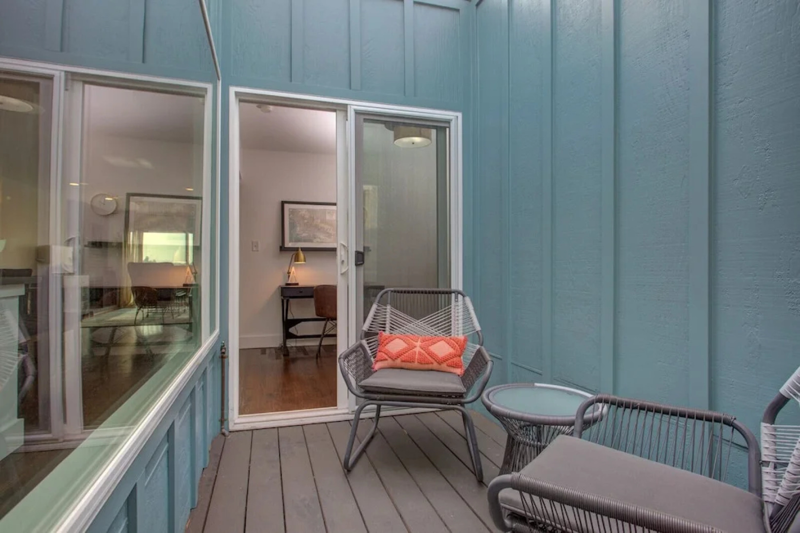 Bird Paradise: Serene Bayview Home in East Alameda 2 Bedrooms 2 Bathro