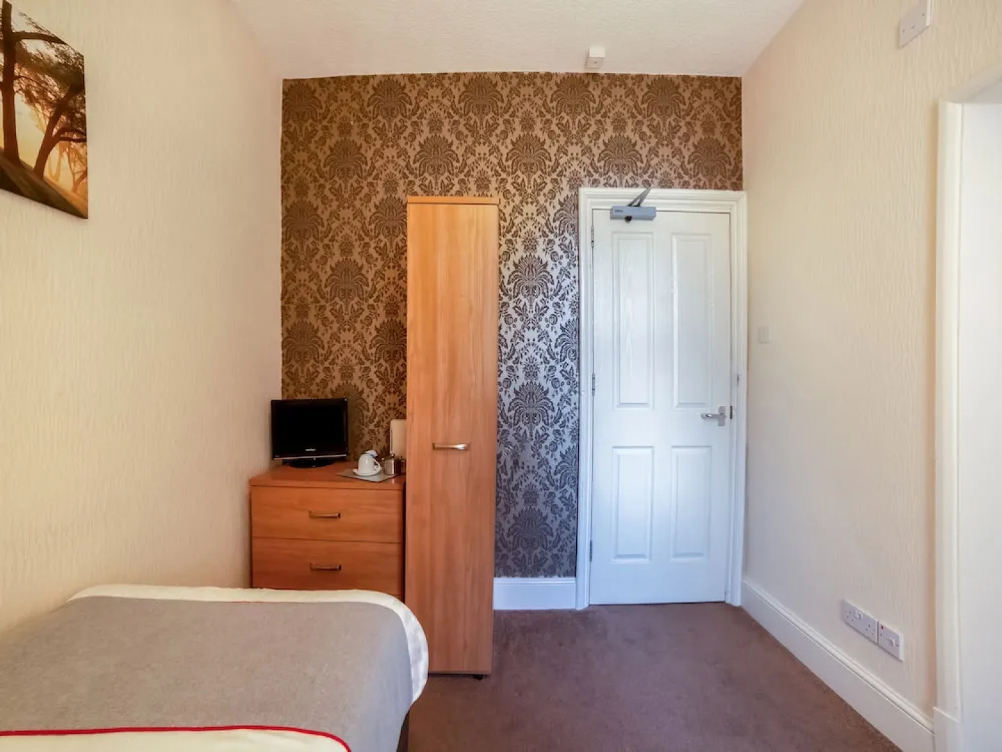 The Cumberland Hotel