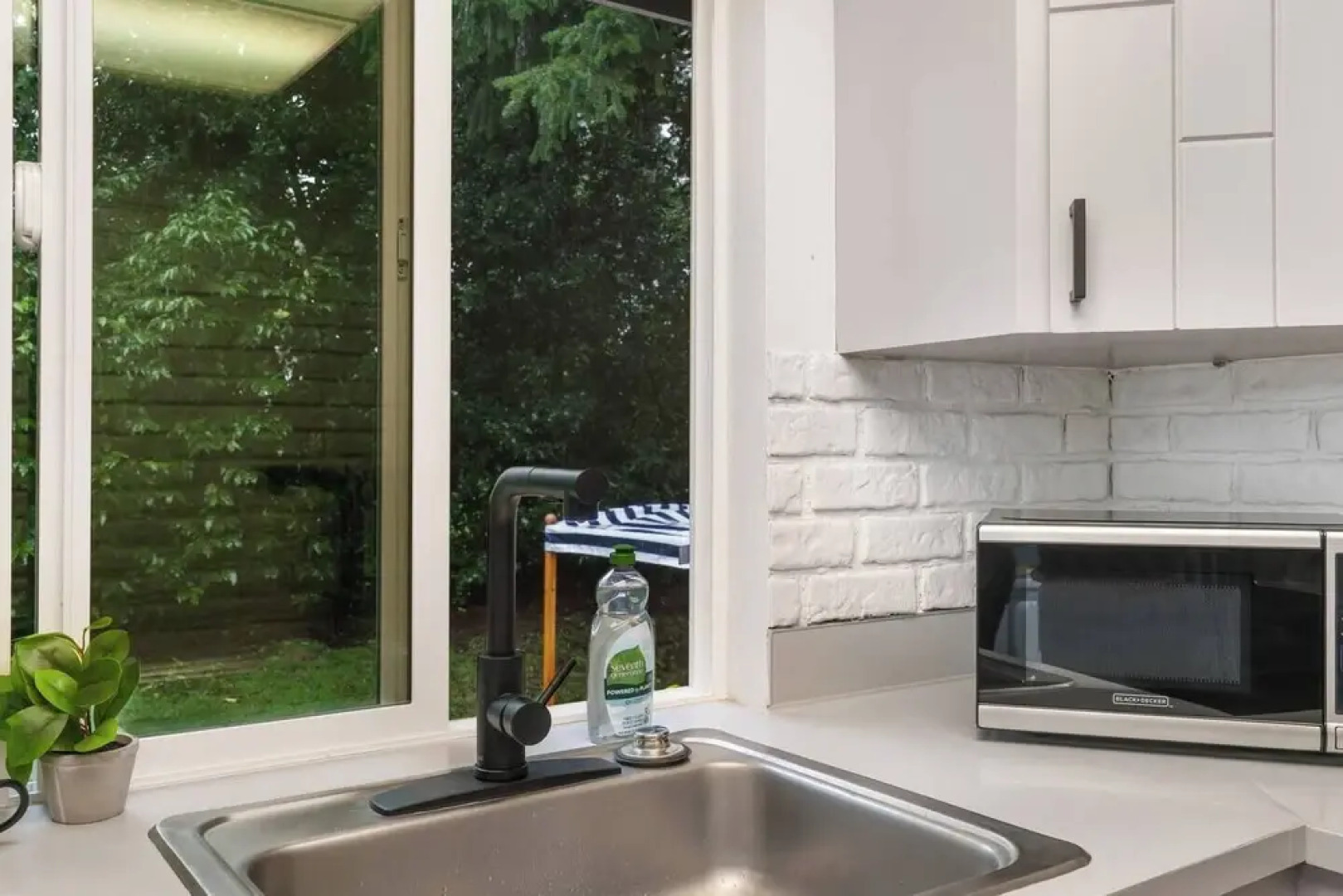 Comfortable Kirkland Home for Family & Remote Work