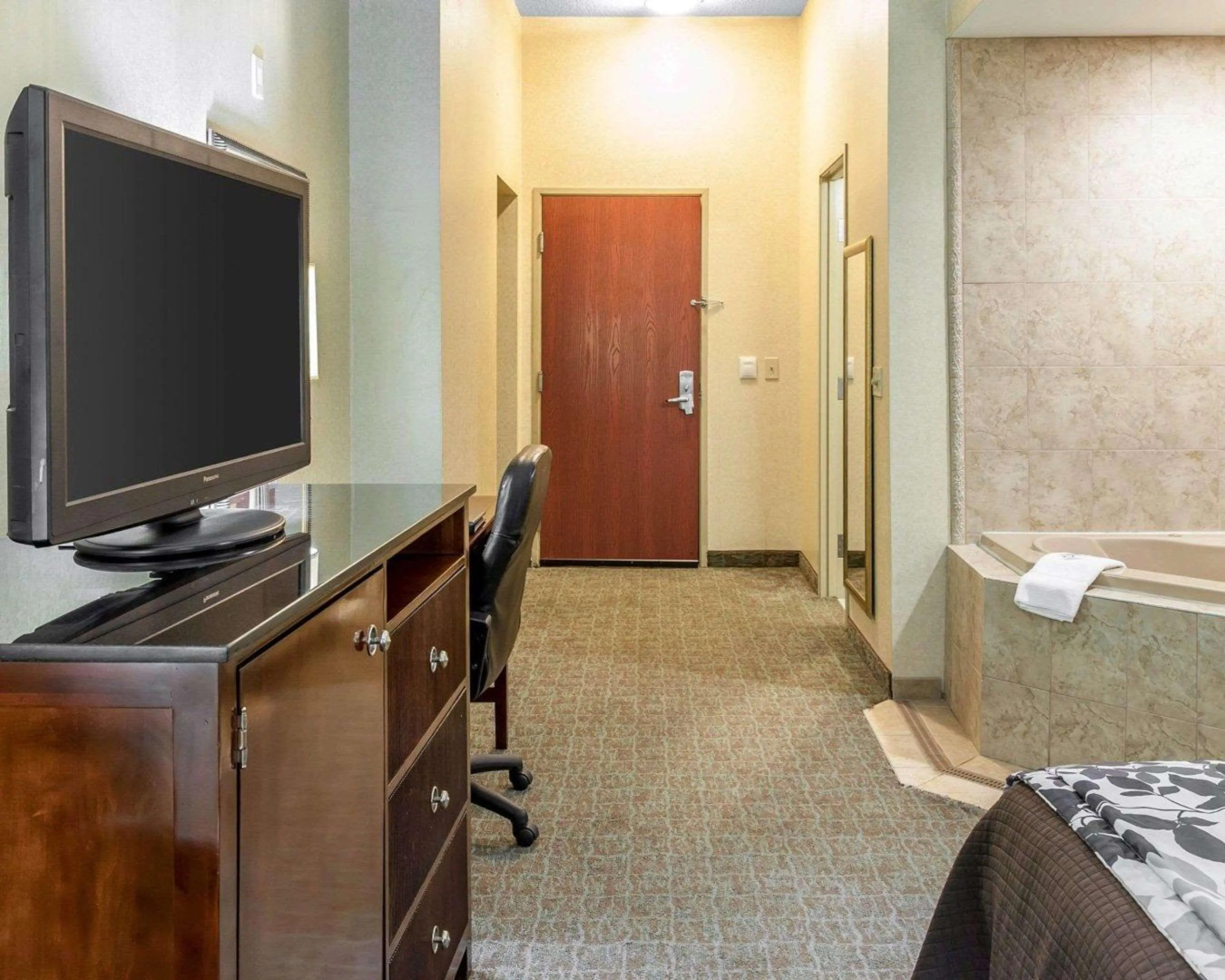 Sleep Inn & Suites Near Joint Base Andrews - Washington Area