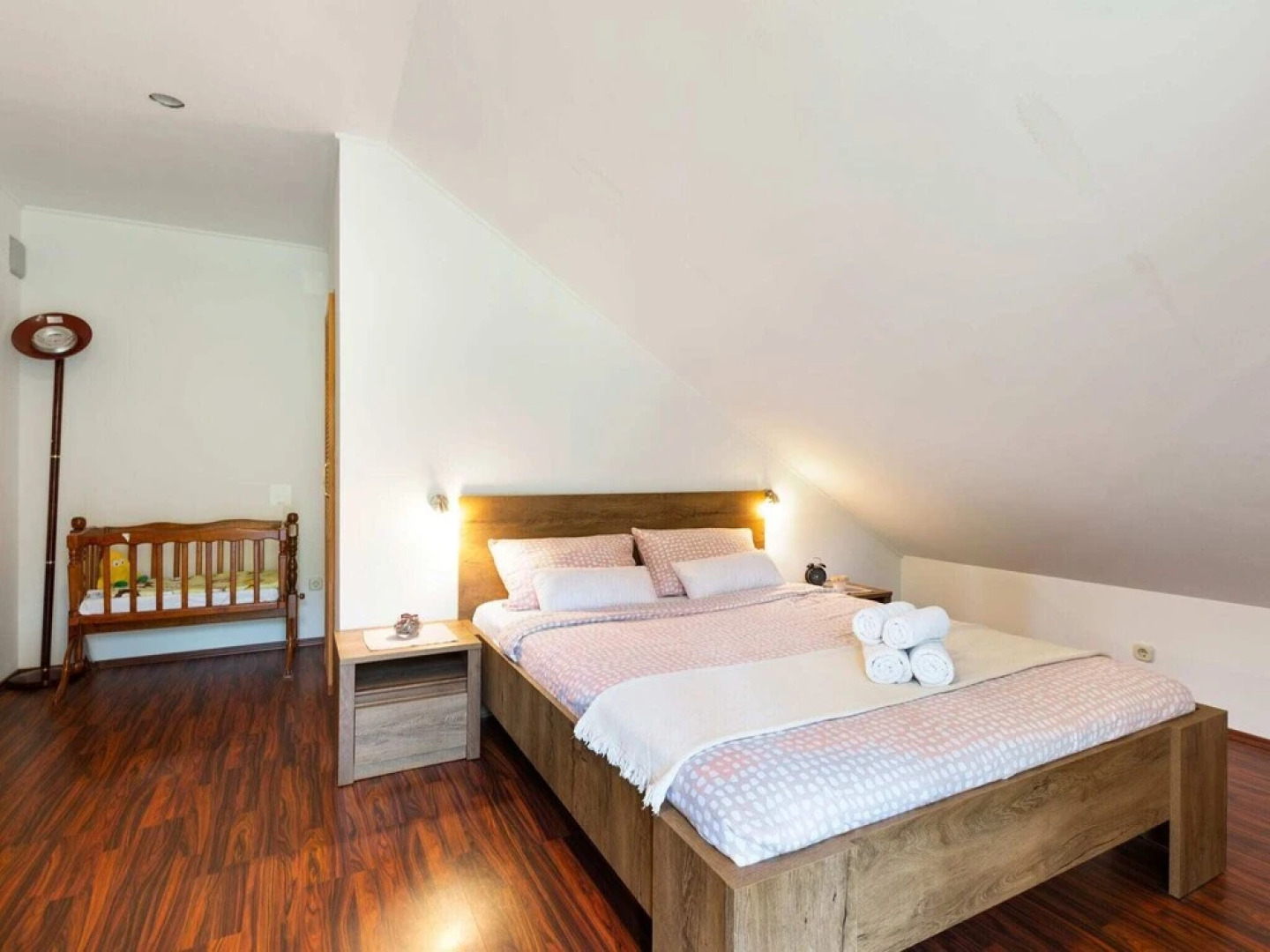 Cosy Apartment in Oto?ac With Balcony