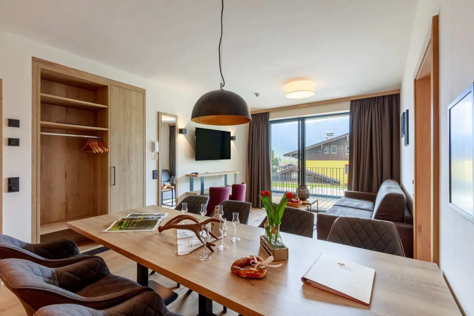 Emma Deluxe Aparthotel