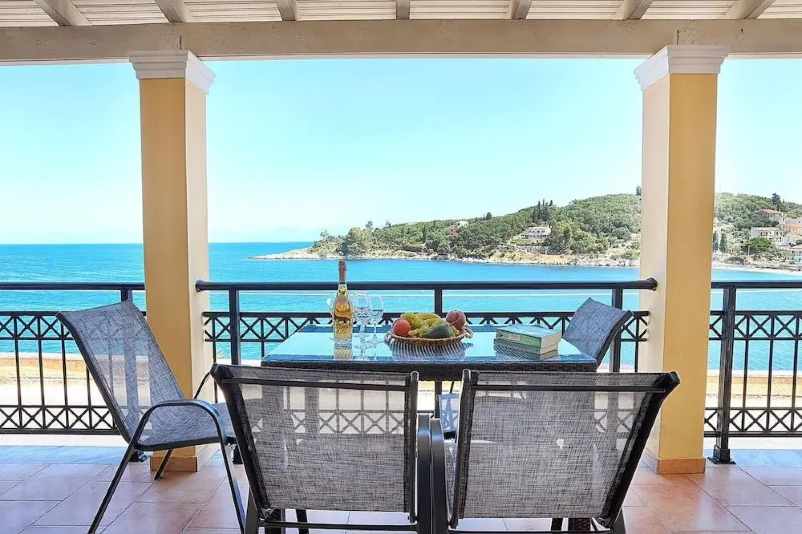 Vostalo apartments by Kassiopi's Sea