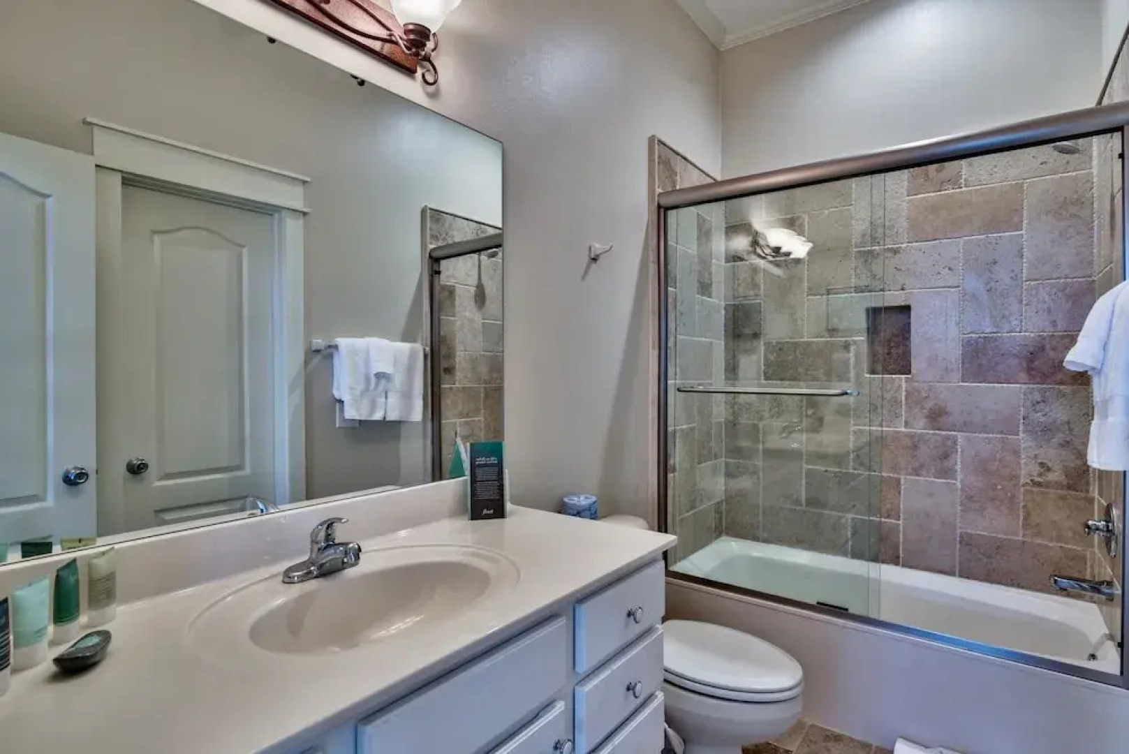 Coastal Vue 5 Bedroom Holiday Home by Five Star Properties