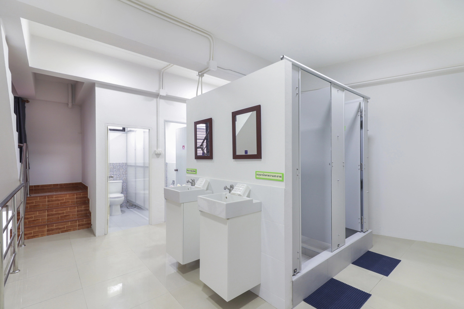 Chiangmai Gate Capsule Hostel