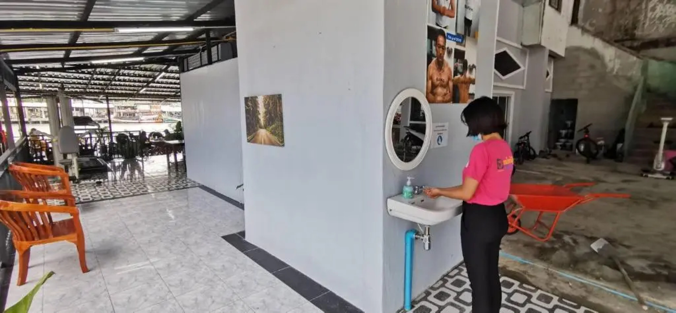 Chaiyai River Front Hotel