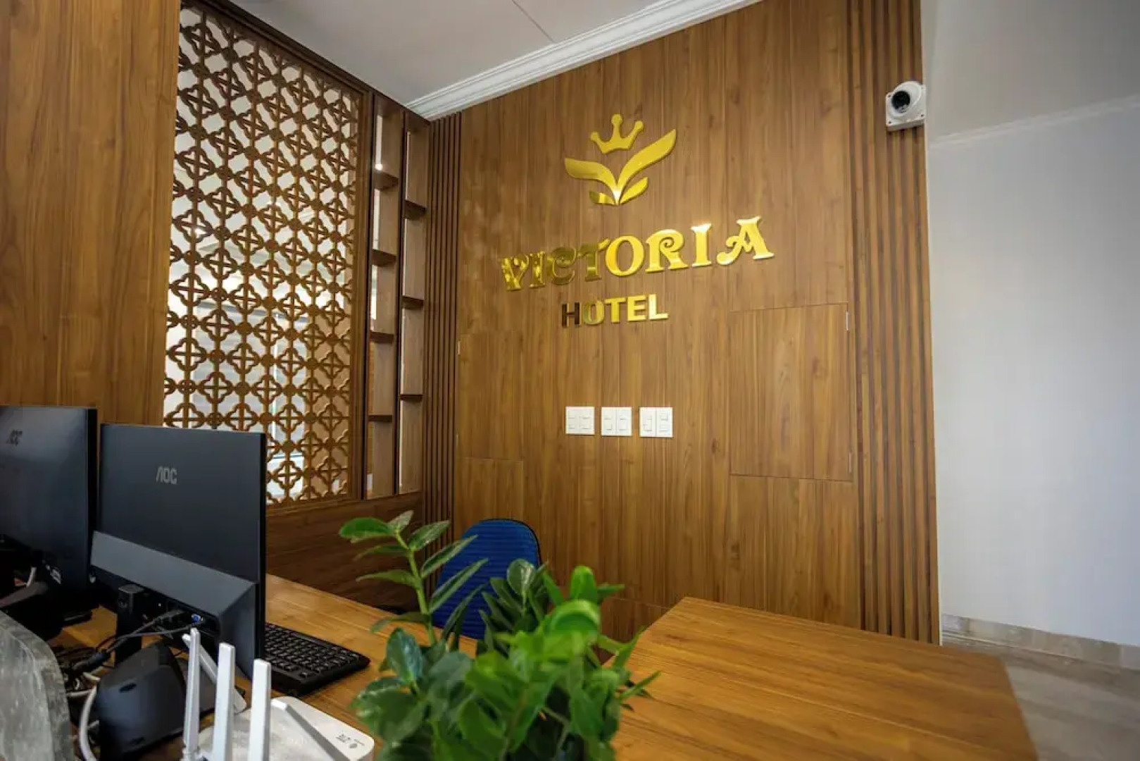 Victoria Hotel MC - by BAY LUXURY